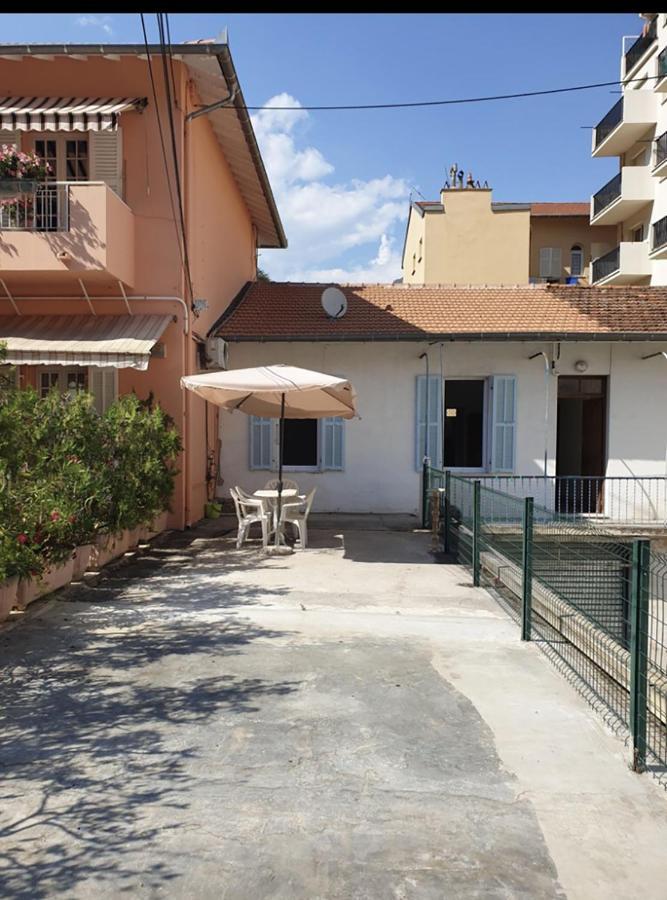 Calme Et Tranquillite Et Un Soupir Villa ม็องตง ภายนอก รูปภาพ